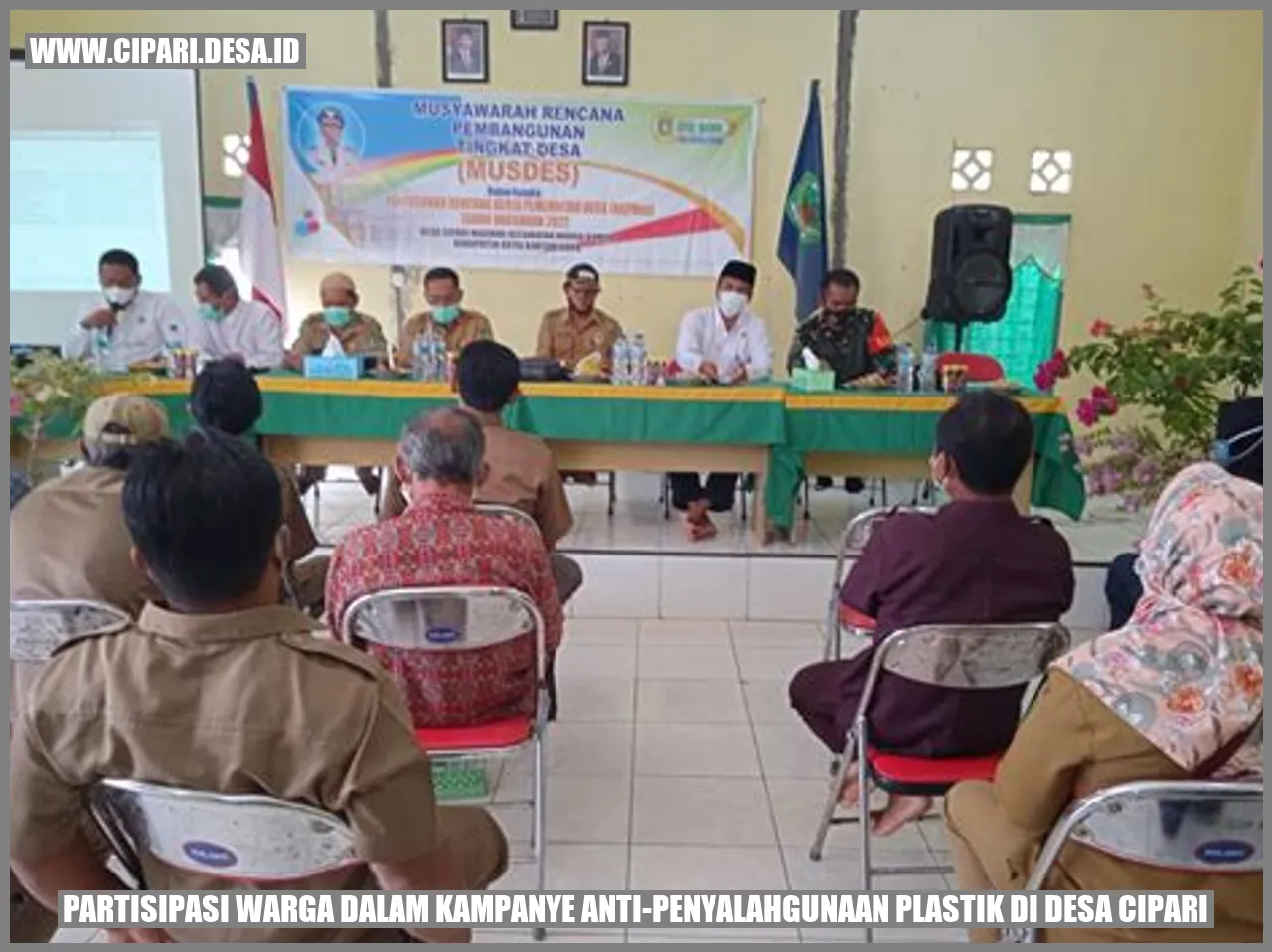 Partisipasi Warga dalam Kampanye Anti-Penyalahgunaan Plastik di Desa Cipari