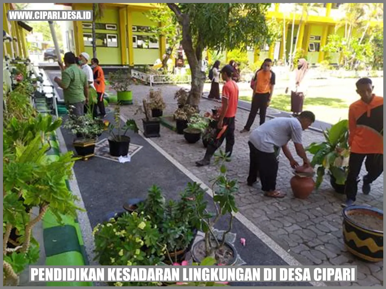 Pendidikan Kesadaran Lingkungan di Desa cipari